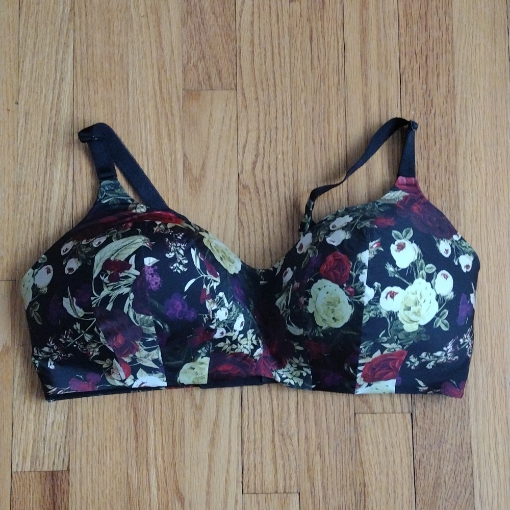 Torrid Wireless Floral Bra 42DDD
